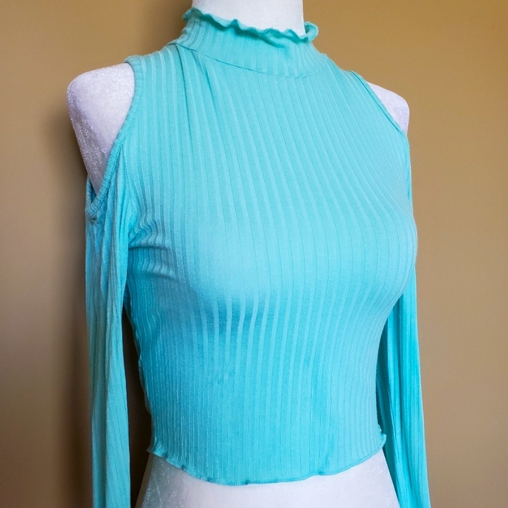 🎀 Ribbed Crop Top